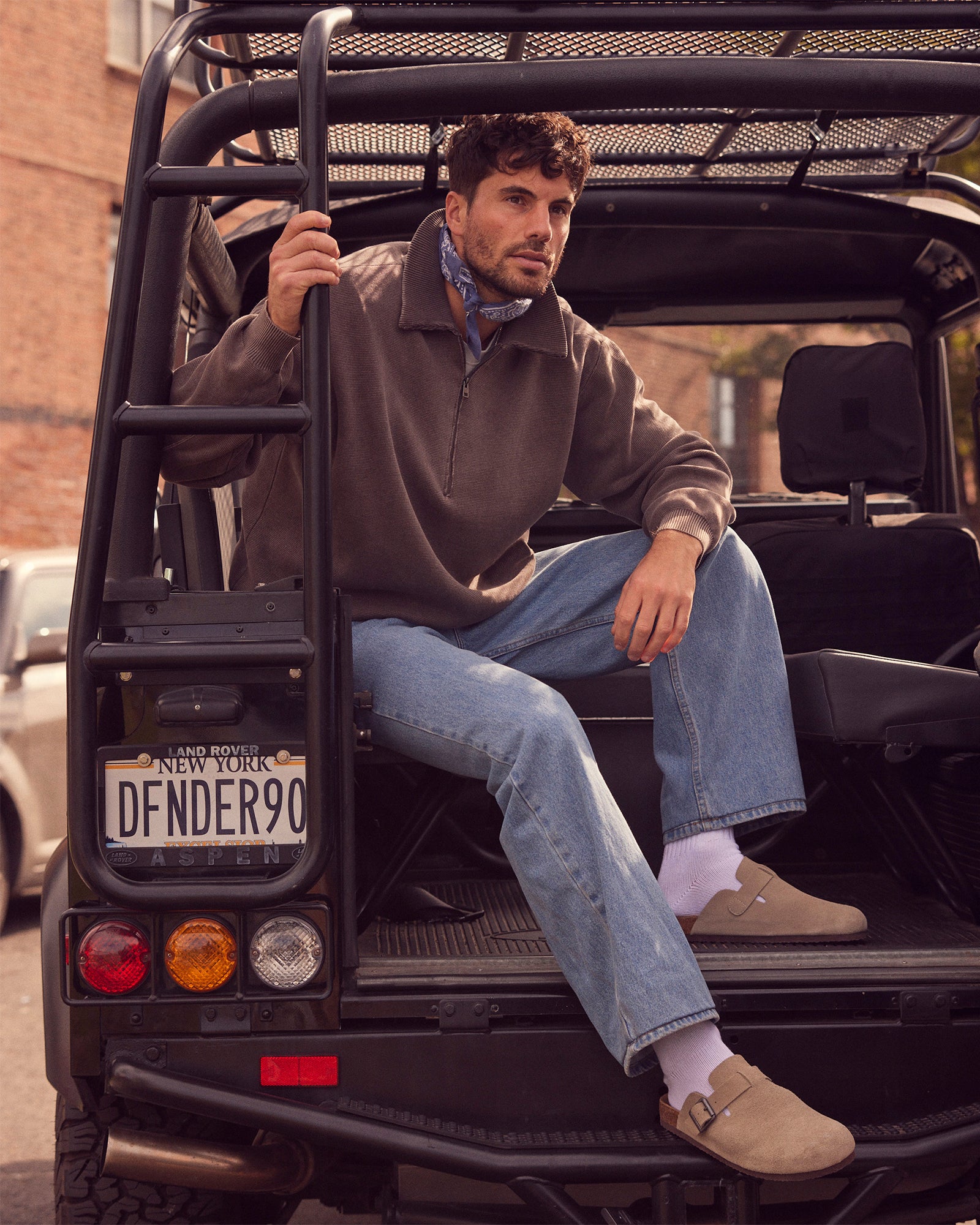 MEN'S WILDERR SLIDE AND SOCKS BUNDLE